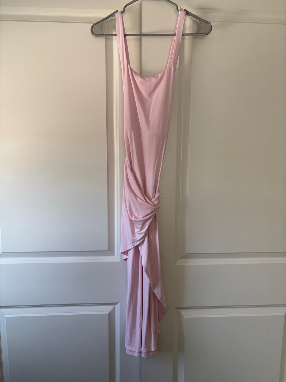 Aritzia Wilfred Saturn maxi wrap dress
Baby pink